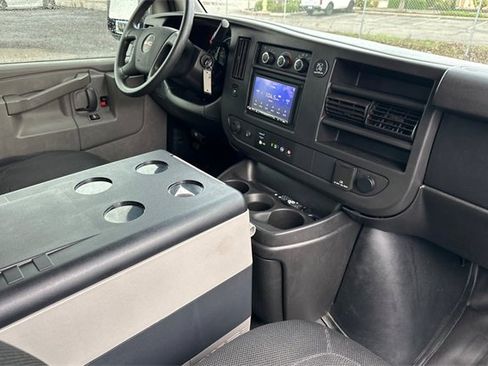 Used 2018 GMC Savana 3500 LT w/ LT Preferred Equipment Group image 19