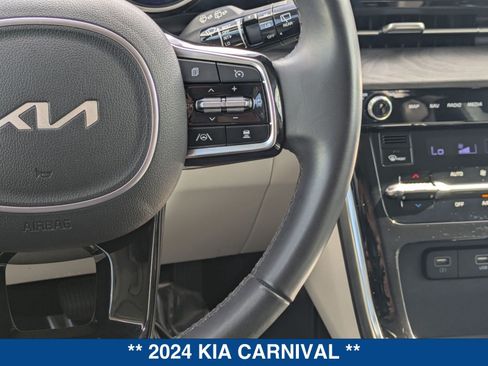 Used 2024 Kia Carnival EX FWD image 25