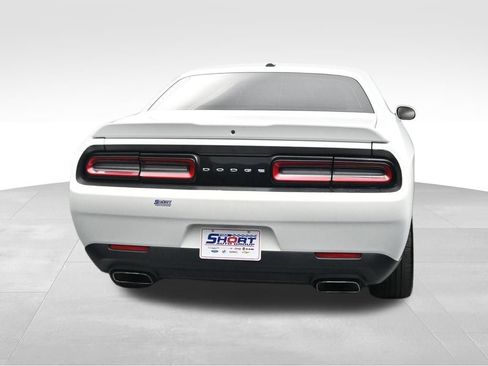 Used 2018 Dodge Challenger R/T RWD image 4