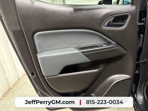 Used 2017 Chevrolet Colorado Z71 AWD/4WD image 27