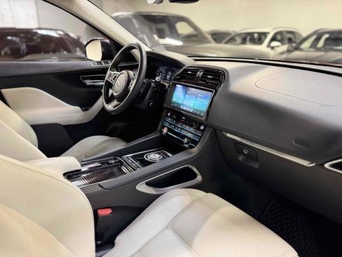 Used 2019 Jaguar F-PACE Prestige image 69