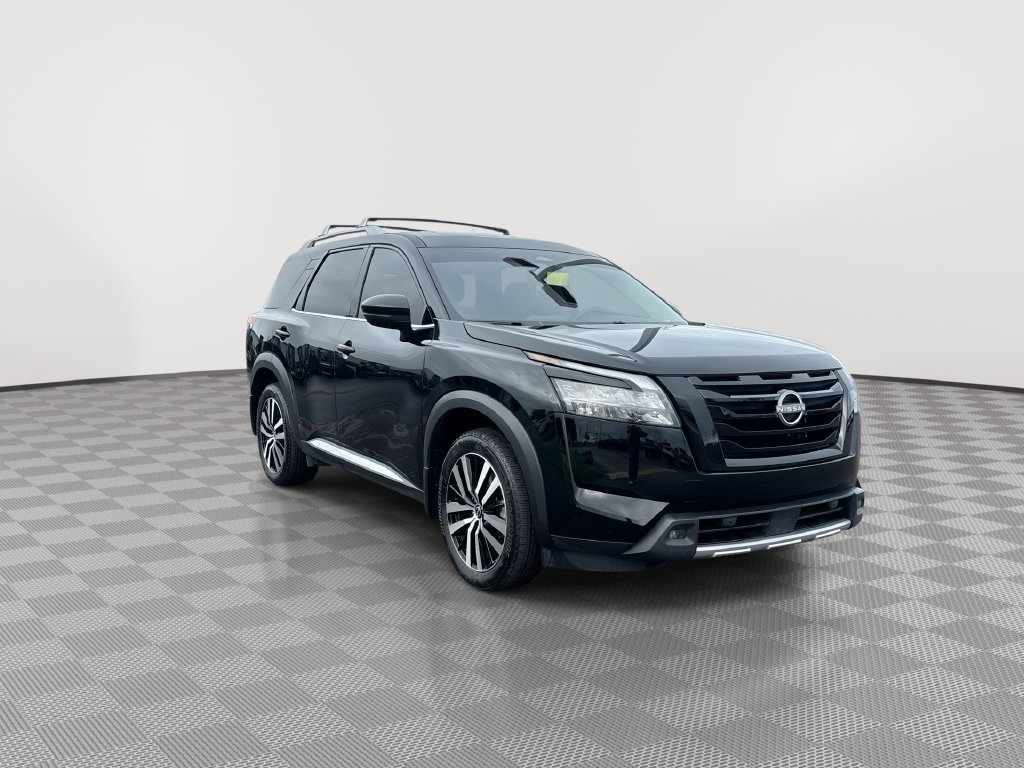 Certified 2025 Nissan Pathfinder Platinum w/ Lighting Package (N92) AWD/4WD image 3