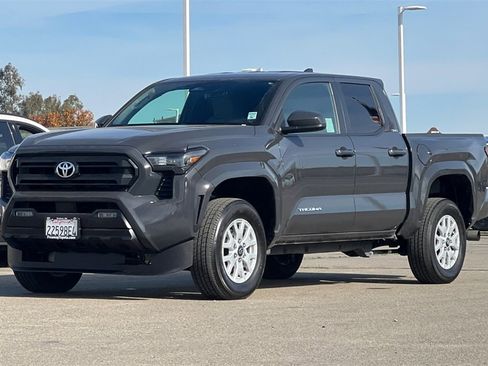 Certified 2025 Toyota Tacoma SR5 image 10