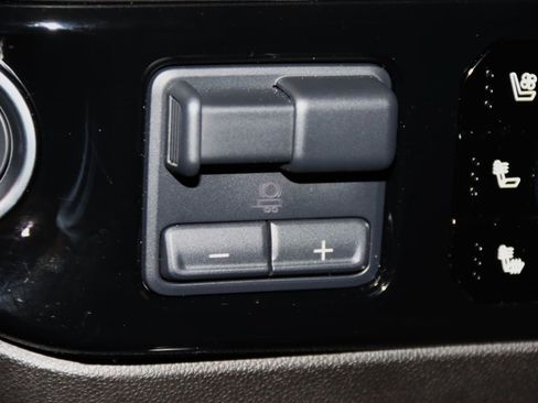 Used 2025 Chevrolet Silverado 2500 High Country w/ Technology Package AWD/4WD image 24