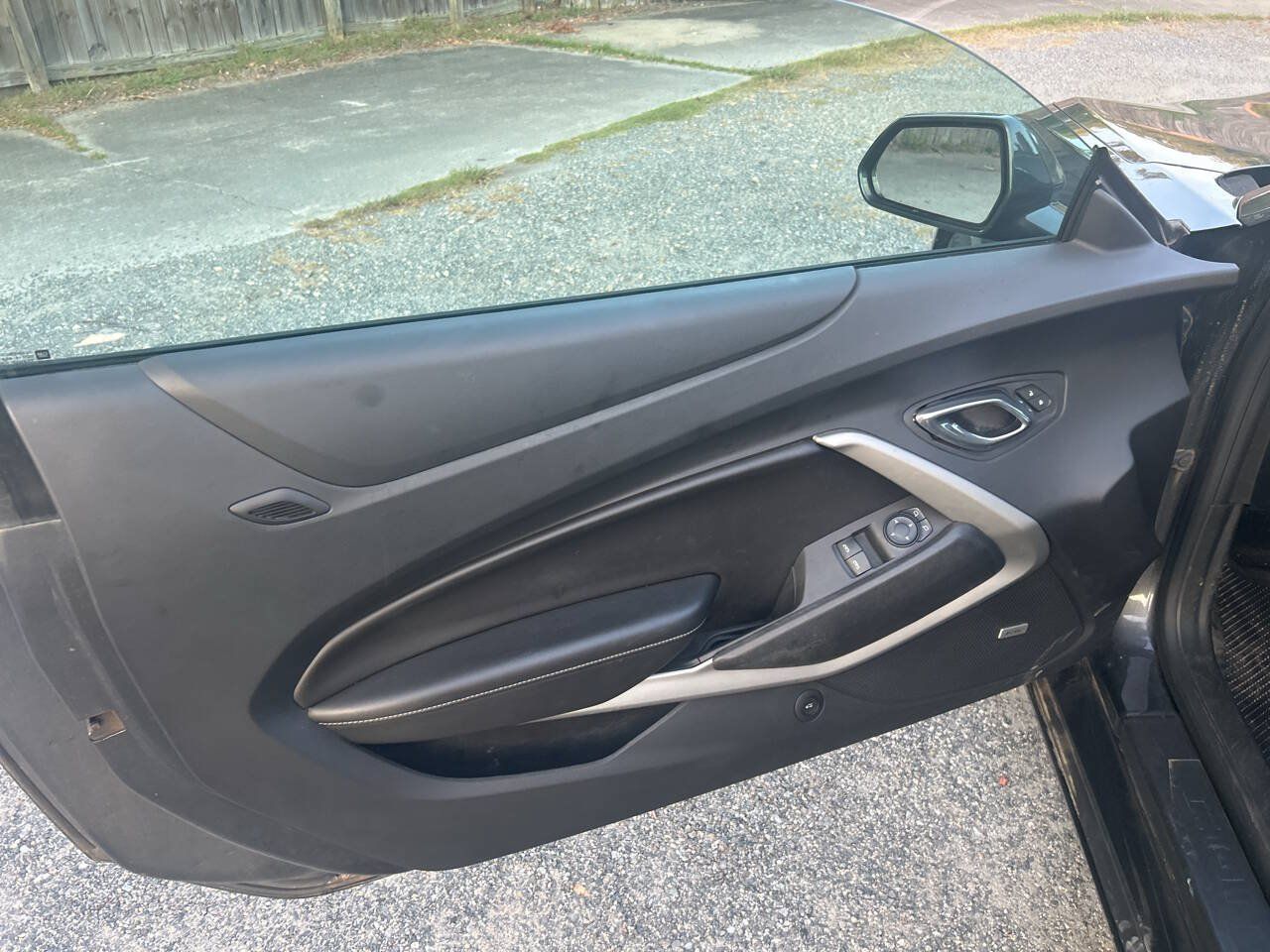 Used 2017 Chevrolet Camaro LT w/ Technology Package RWD image 8