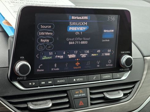 Used 2023 Nissan Altima 2.5 SV image 4