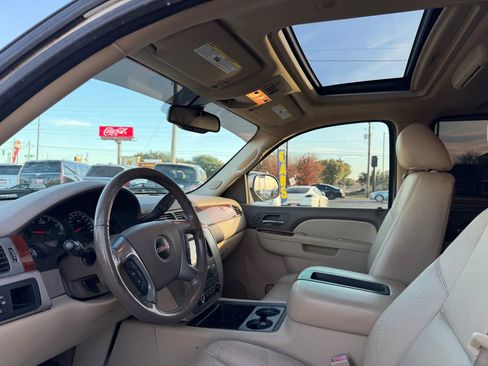 Used 2012 GMC Yukon XL SLT image 4