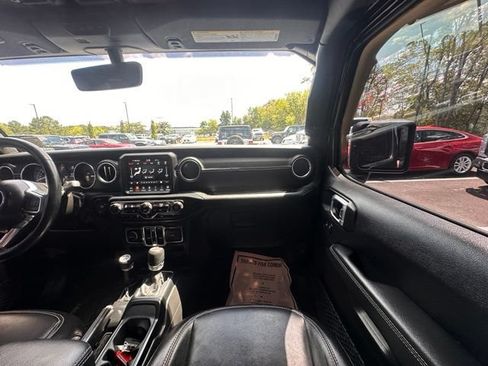 Used 2023 Jeep Wrangler Unlimited Sahara w/ Cold Weather Group AWD/4WD image 28