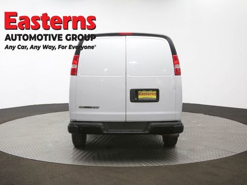 Used 2018 Chevrolet Express 2500 w/ Driver Convenience Package RWD image 37