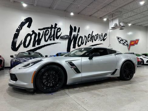Used 2017 Chevrolet Corvette Grand Sport w/ Carbon Flash Badge Package RWD image 18