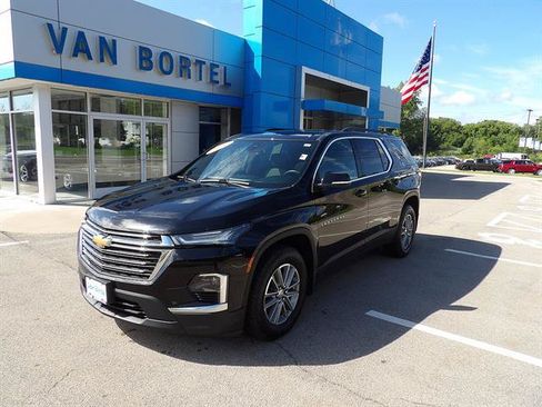 Used 2022 Chevrolet Traverse LT AWD/4WD image 1