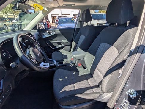 Used 2024 Kia Soul EX image 10