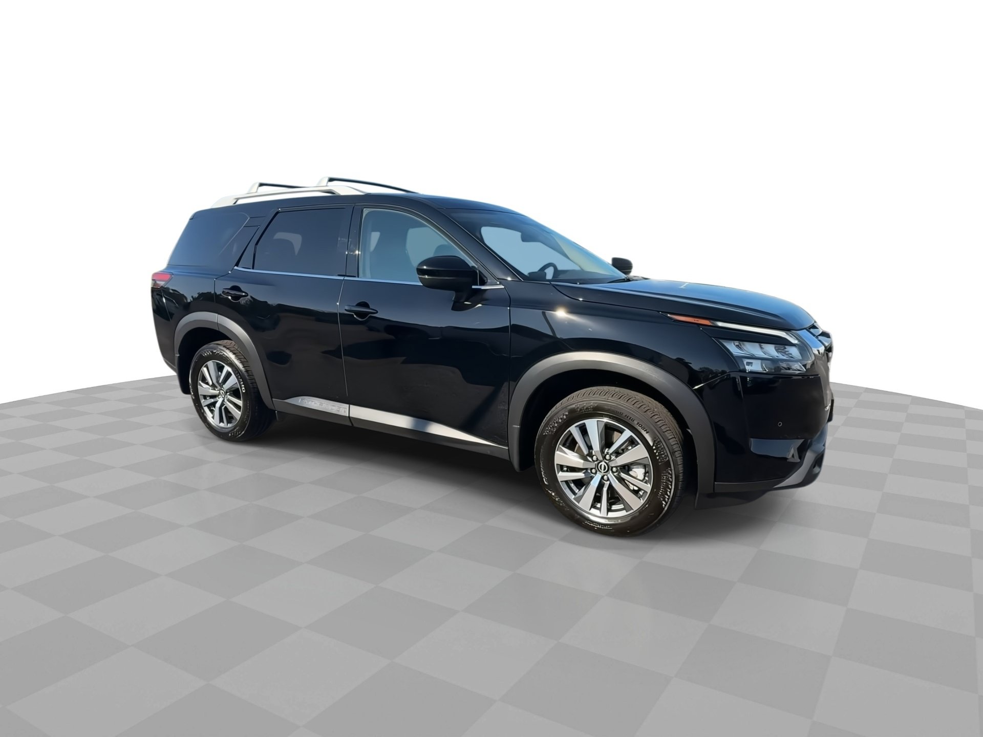 Used 2025 Nissan Pathfinder SL FWD image 2