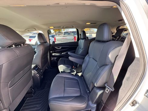 Used 2024 Subaru Ascent Limited image 23