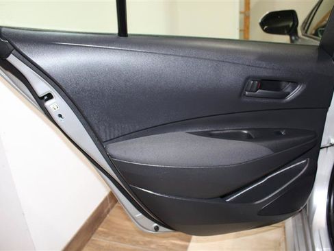 Used 2025 Toyota Corolla LE FWD image 27