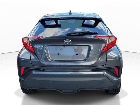 Used 2022 Toyota C-HR XLE FWD image 8