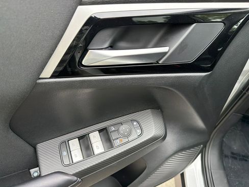 Used 2025 Mitsubishi Outlander ES AWD/4WD image 17