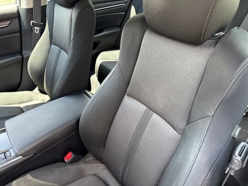 Used 2019 Honda Accord EX image 11