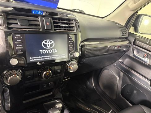 Used 2021 Toyota 4Runner Venture AWD/4WD image 18