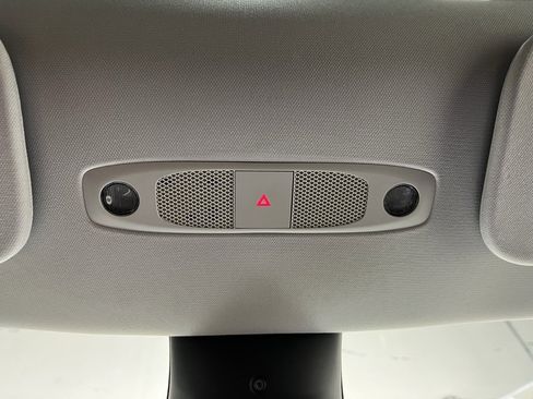 Used 2023 Tesla Model Y Long Range image 9