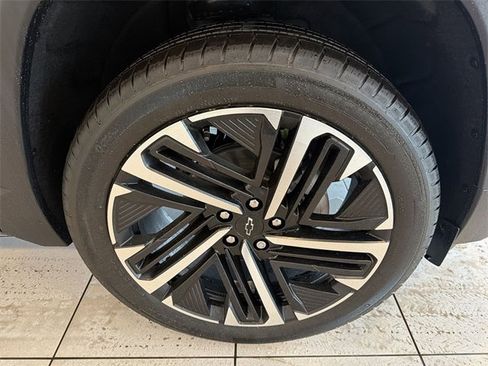 New 2026 Chevrolet Equinox RS w/ Convenience Package III image 14