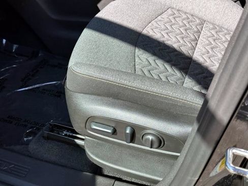 Certified 2024 Chevrolet Equinox LT w/ LPO, Floor Liner Package FWD image 20
