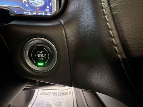 Used 2022 Chevrolet Suburban Z71 w/ Luxury Package image 16