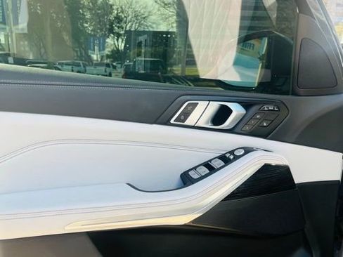 Used 2025 BMW X7 xDrive40i w/ M Sport Package image 15