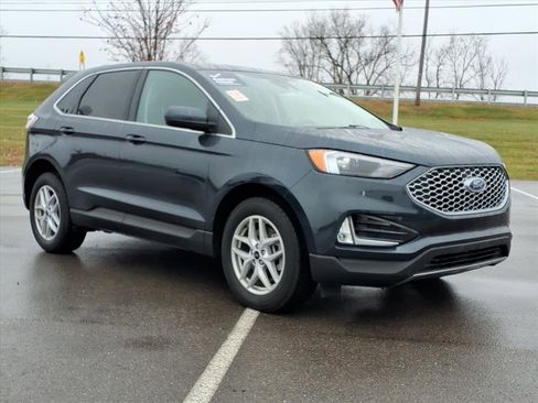 Used 2024 Ford Edge SEL w/ Convenience Package image 3