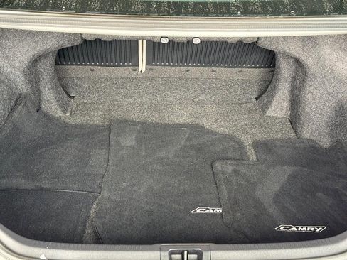 Used 2014 Toyota Camry LE image 7