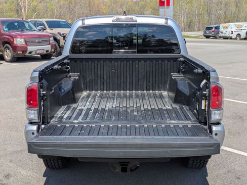 Used 2023 Toyota Tacoma TRD Off-Road w/ TRD Premium Off Road Package AWD/4WD image 20