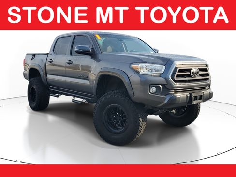 Used 2021 Toyota Tacoma SR5 w/ Technology Package image 1