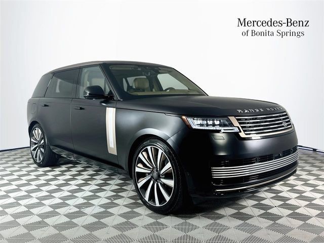 Used 2026 Land Rover Range Rover SV AWD/4WD image 1