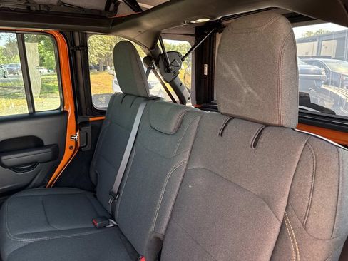 Used 2025 Jeep Wrangler Unlimited Sport AWD/4WD image 14