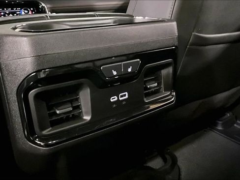 Used 2024 GMC Sierra 2500 AT4 w/ Technology Package image 27