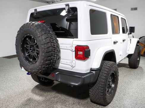 Used 2021 Jeep Wrangler Unlimited Sahara image 7