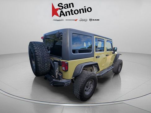 Used 2013 Jeep Wrangler Unlimited Rubicon w/ Connectivity Group image 7