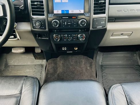 Used 2017 Ford F250 XLT w/ XLT Premium Package AWD/4WD image 15