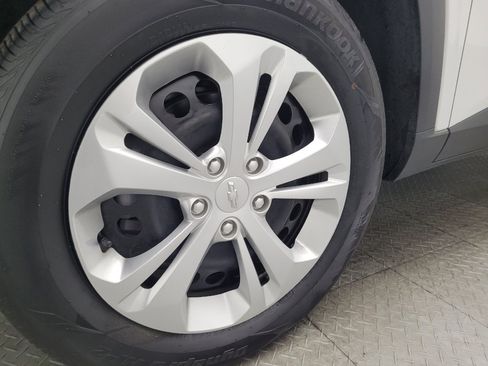 Used 2025 Chevrolet Trax LS FWD image 31
