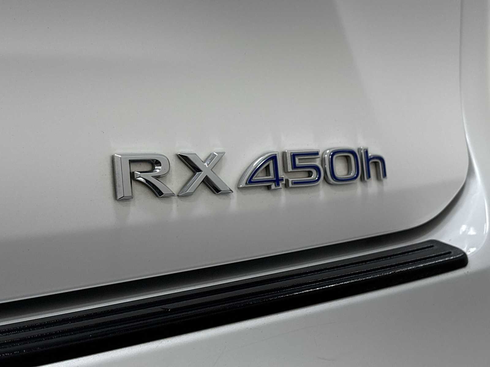 Used 2017 Lexus RX 450h AWD w/ 3500 lbs Tow Prep Package image 29