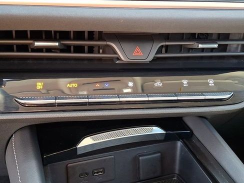 Certified 2025 Buick Envision Sport Touring AWD/4WD image 14