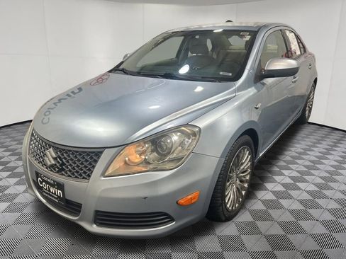 Used 2011 Suzuki Kizashi SE AWD/4WD image 3
