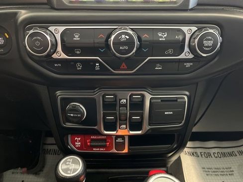 Used 2022 Jeep Gladiator Mojave image 20