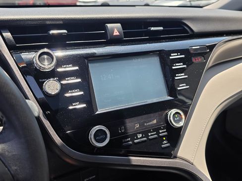 Used 2019 Toyota Camry SE w/ Carpet Mat Package FWD image 29