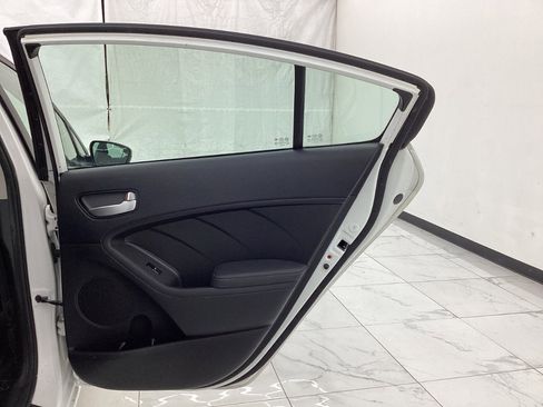 Used 2018 Kia Forte LX w/ LX Rear Camera Package image 25