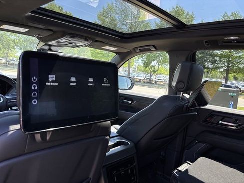 Used 2025 GMC Yukon AT4 Ultimate w/ LPO, Floor Liner Package AWD/4WD image 24
