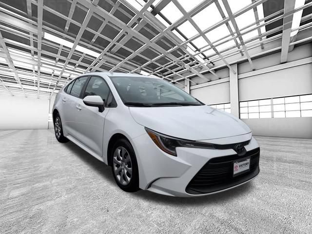 Used 2024 Toyota Corolla LE FWD image 1
