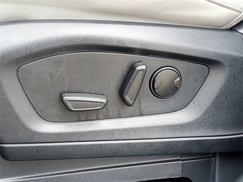 Used 2025 Ford Explorer Active w/ Active Comfort Package image 13