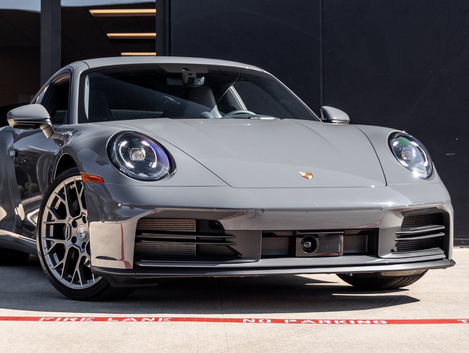 Certified 2025 Porsche 911 Carrera RWD image 9