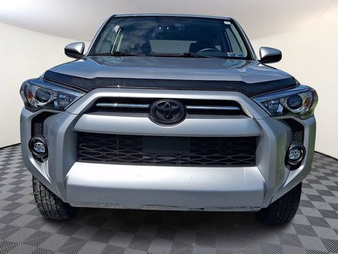 Used 2022 Toyota 4Runner SR5 AWD/4WD image 5